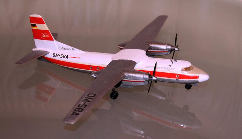 Сборные модели самолётов из ГДР