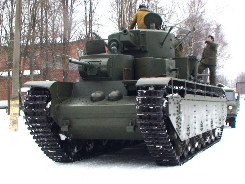 Тяжелый танк Т-35 - символ боевой мощи Красной Армии