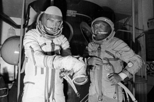 Как советские космонавты выжили, упав из космоса