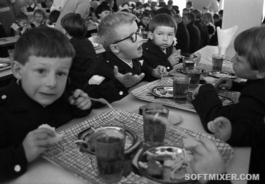 Чем кормили детей в советских учреждениях