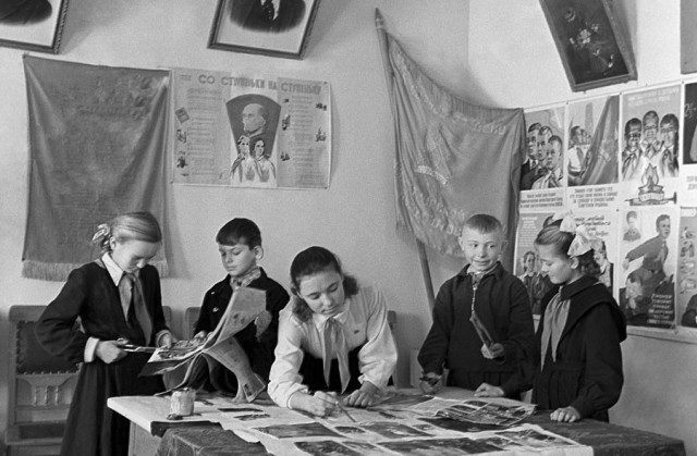Общественная нагрузка в советской школе