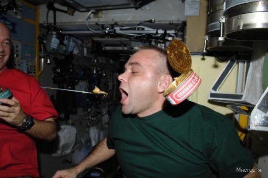 Как наши космонавты американцев «водкой» поили