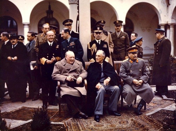 Почему Черчиль опасался СССР и планировал нападение?