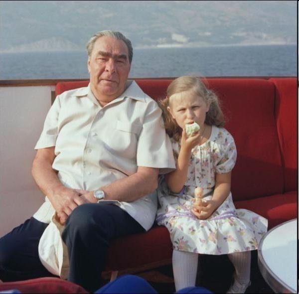 Спасибо товарищу Брежневу за наше счастливое детство!