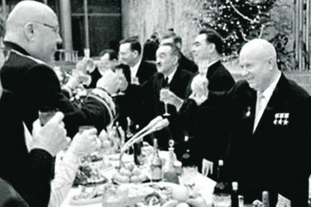 Как отмечали Новый год советские руководители?
