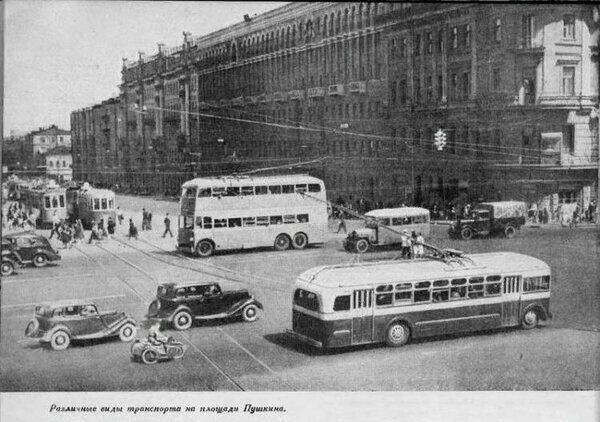 Двухэтажный советский троллейбус