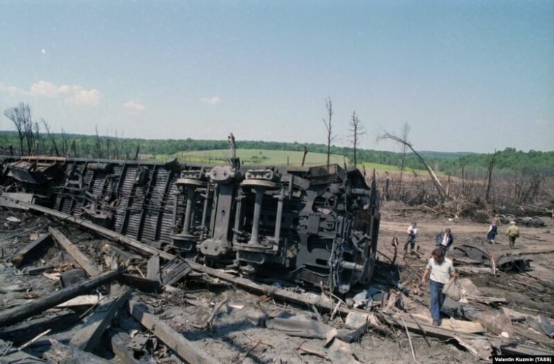 3 июня 1989 года произошла крупнейшая в истории советского союза железнодорожная катастрофа