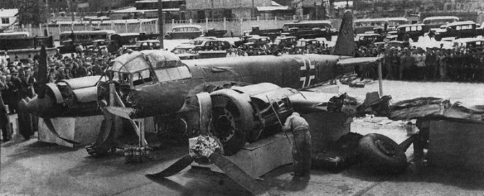 Фашистский самолёт в центре Москвы в июле 1941-го