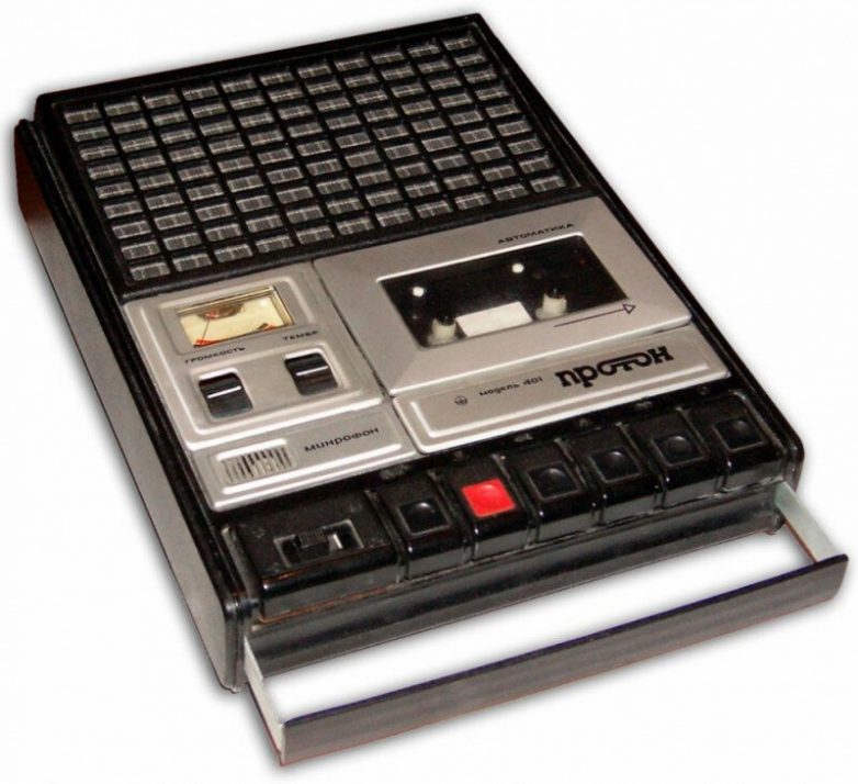10 лучших советских портативных кассетных магнитофонов
