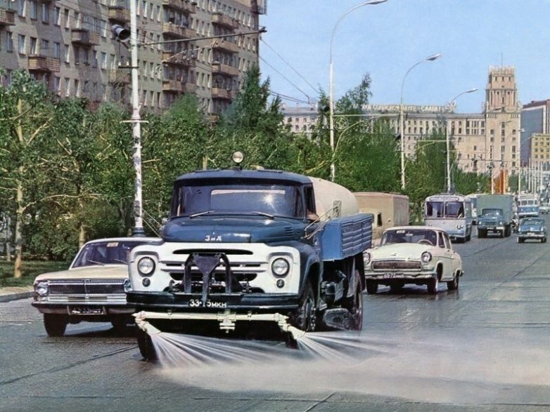 Атмосферные снимки советских автомобилей