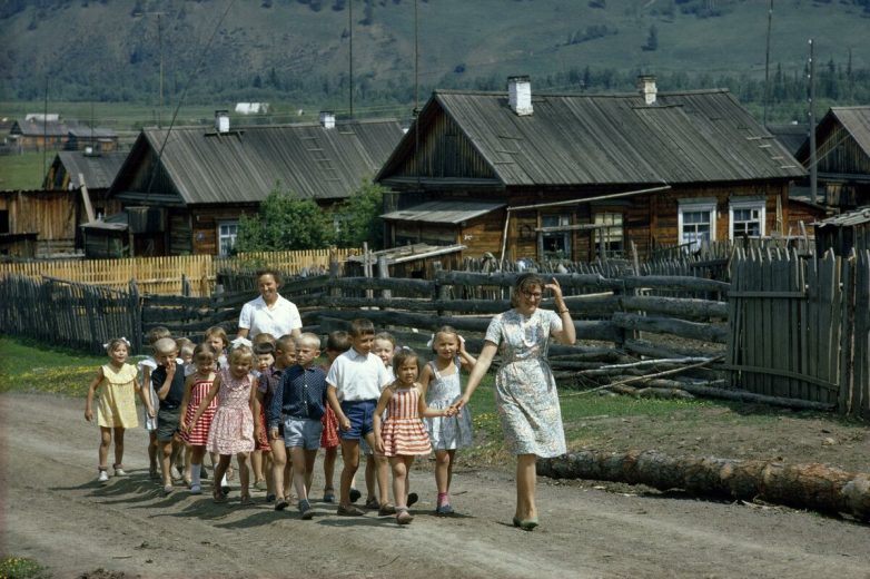 Советская деревня против современной. Когда жили лучше?