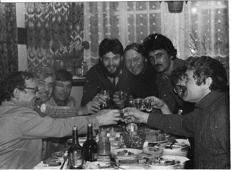 Советское изобилие на снимках с застольем