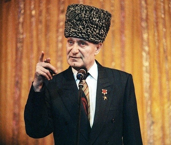 Чеченец, который на паспорт СССР сфотографировался в головном уборе