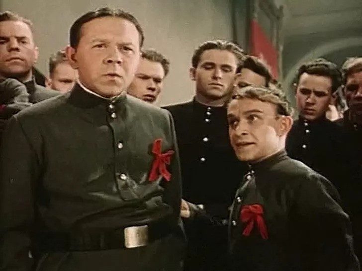 Это были первые роли в кино у наших любимых советских актеров