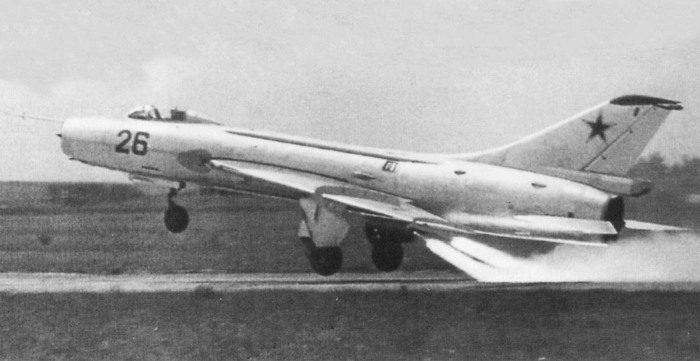 Как советский техник, не умевший летать, сбежал на угнанном истребителе