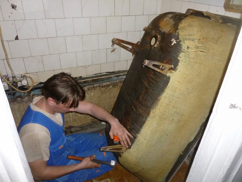 Почему в Советском Союзе ставили чугунные ванны вместо стальных?