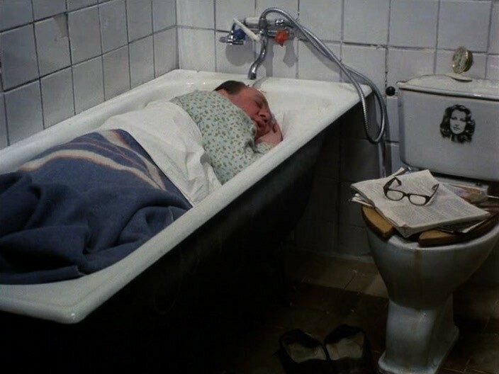 Почему в Советском Союзе ставили чугунные ванны вместо стальных?