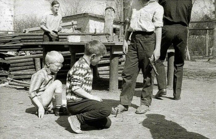 «Невинные» шалости советских детей, которые вызовут ужас у современных родителей