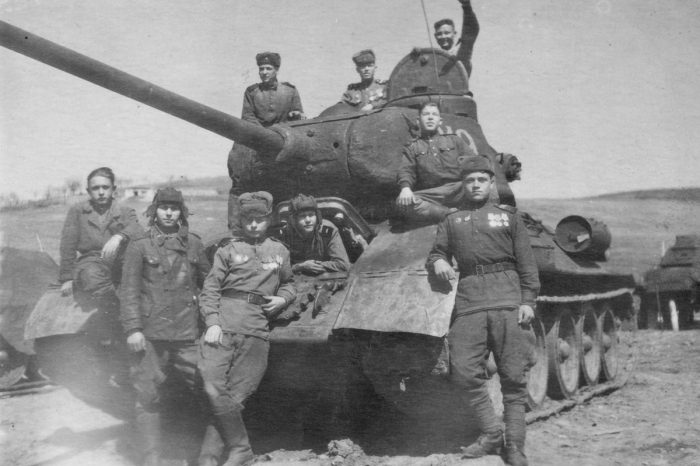 А вы знали, зачем наши танкисты намазывали Т-34 грязью и цементом?