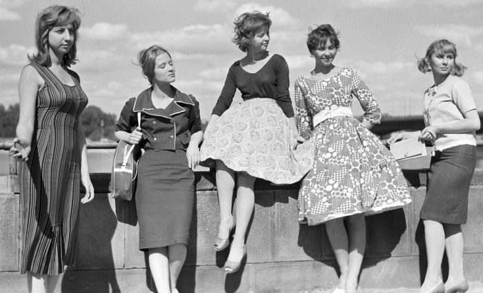5 причин, почему в СССР женщины носили комбинации под одеждой