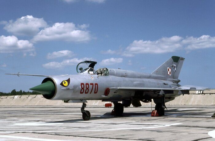 Почему старый советский истребитель МиГ-21 до сих пор остаётся в строю?