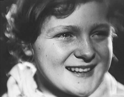 Какой подвиг совершила под Сталинградом эта знаменитая девочка-актриса