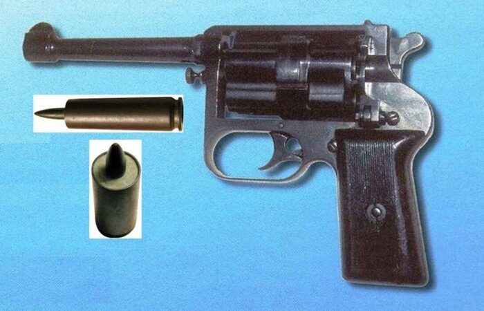 Советский пистолет, стреляющий спиртом
