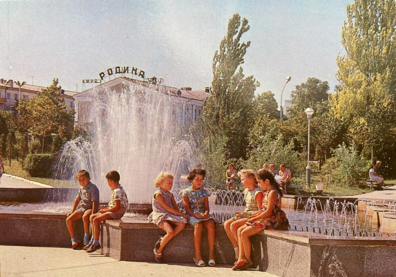 Фотопрогулка по советским городам СССР