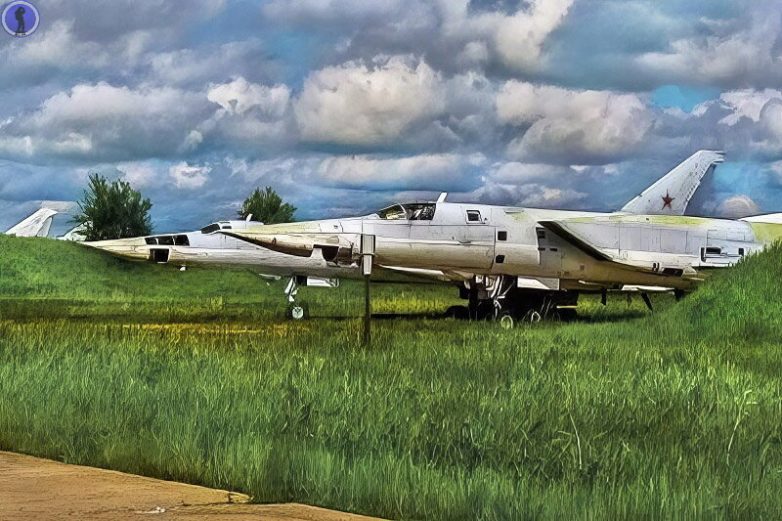 Заброшенные дальние ракетоносцы Ту-22М3 на бывшей военной авиабазе Воздвиженка до распила на металлолом