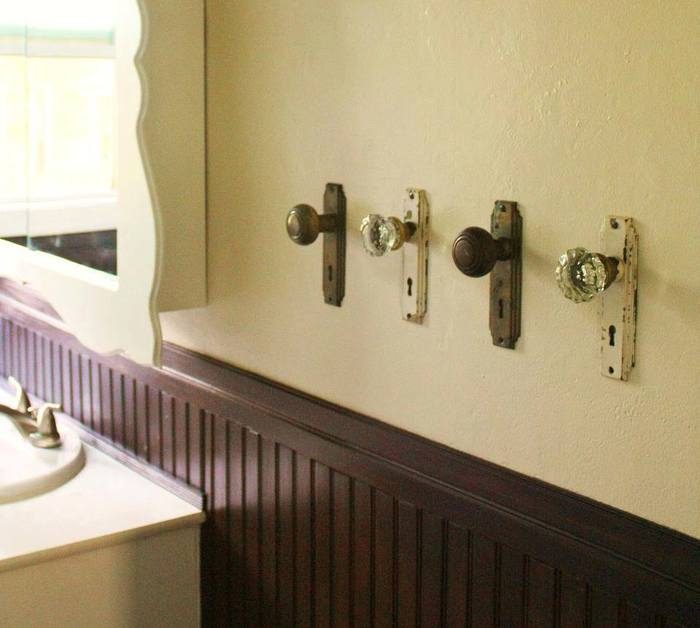 Применение старых дверных ручек в интерьере