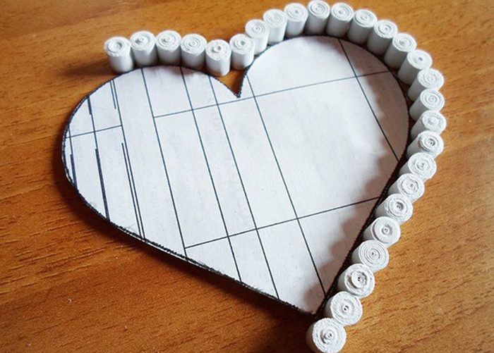 Шкатулка «Сердце» в технике квиллинг из бумажных пакетов