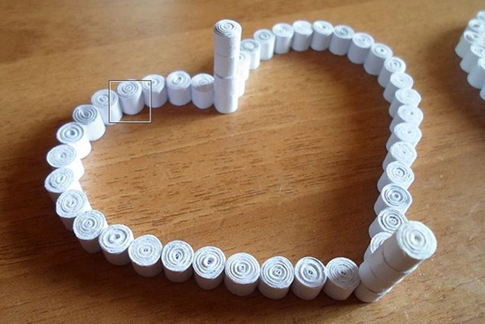 Шкатулка «Сердце» в технике квиллинг из бумажных пакетов