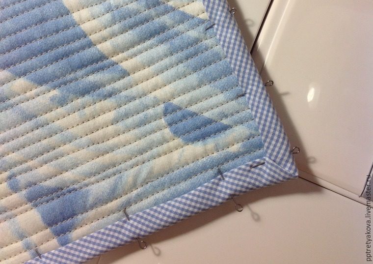 Салфетка на стол из обрезков ткани
