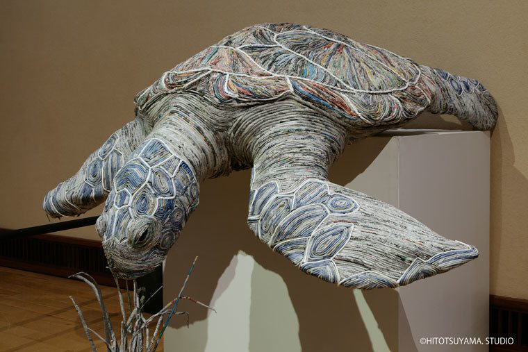 Скульптуры из газет от художницы Chie Hitotsuyama