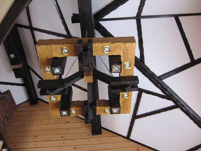 Оформление комнаты при помощи оригинальных деревянных светильников