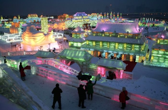 Фестиваль снега и льда в китайском городе Харбине