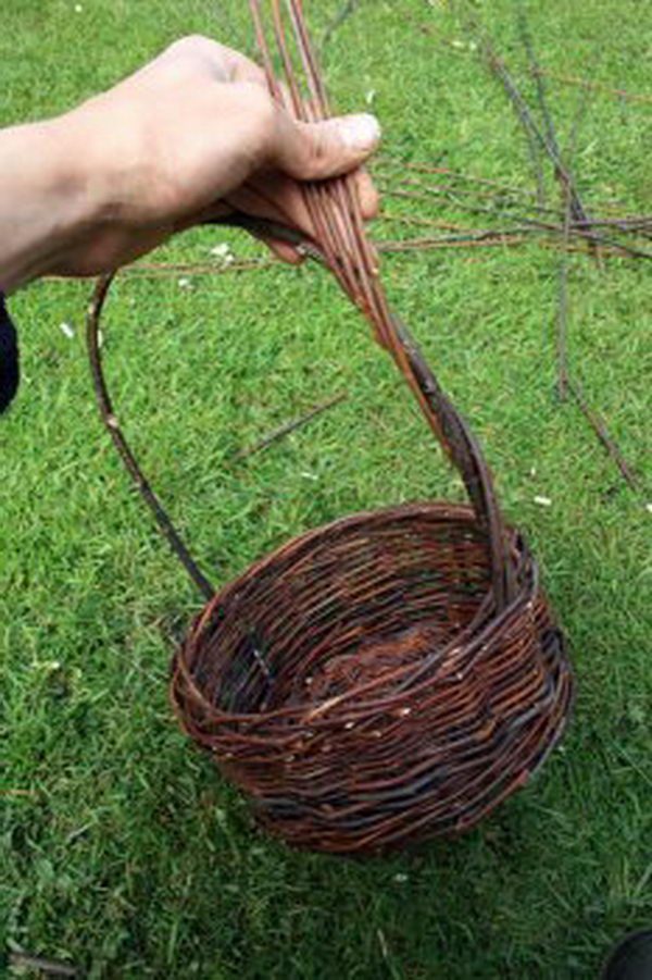 Плетение корзин из лозы