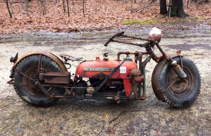 Стильный мотоцикл из старого трактора