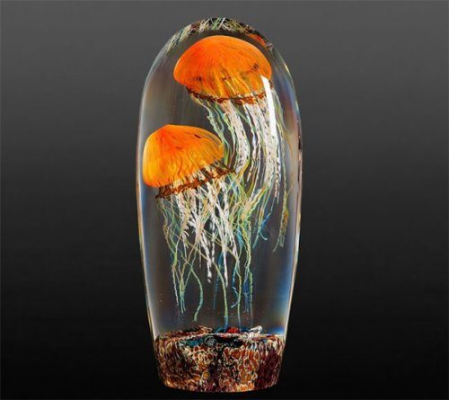 Стеклянные скульптуры медуз от стеклодува Ричарда Сатава