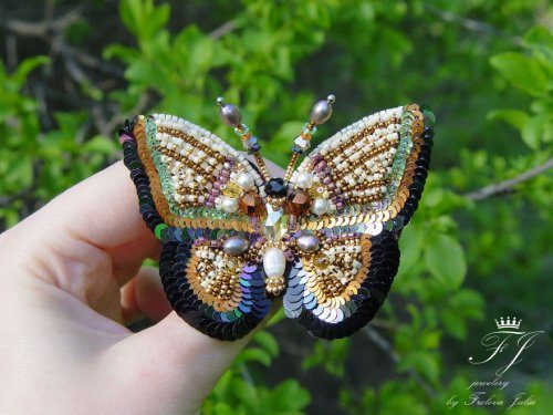 Очаровательные броши в виде насекомых от Юлии Фроловой