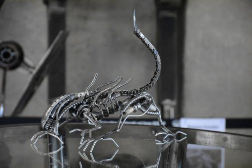 Скульптуры из металлолома, вдохновлённые фантастическими фильмами
