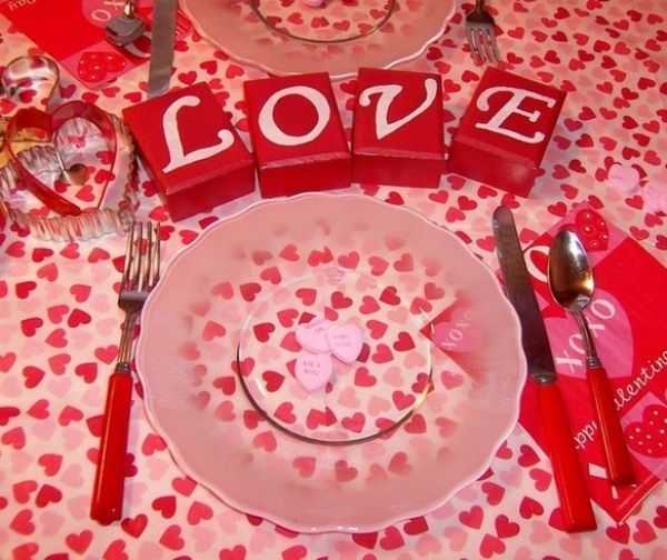Украшаем стол ко Дню Святого Валентина