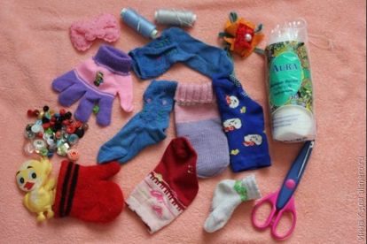 Мастерим игрушки из носков, перчаток и варежек