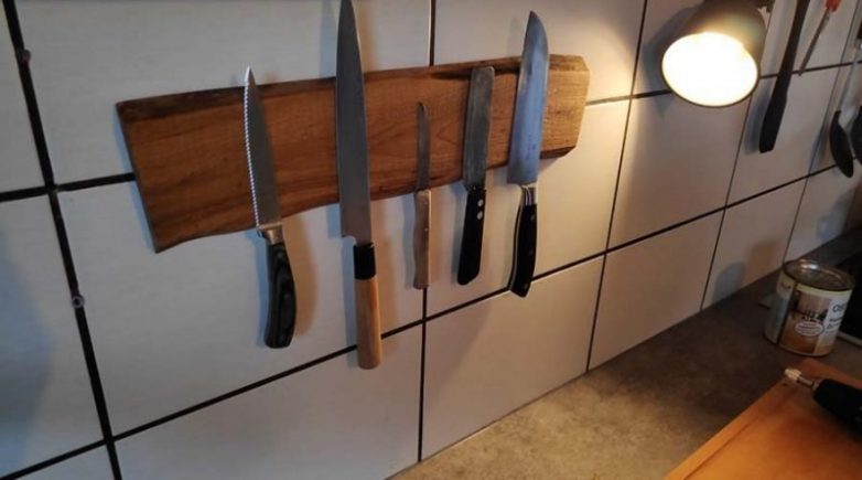 Магнитная доска для кухонных ножей