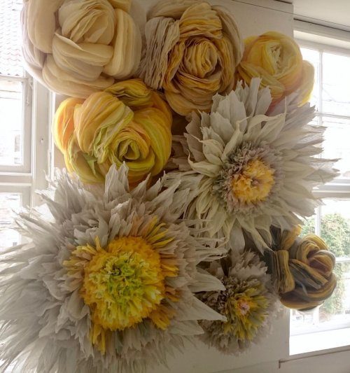 Невероятные бумажные цветы от датской художницы
