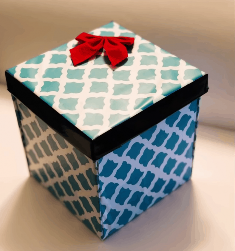 Подарочная коробочка с секретом