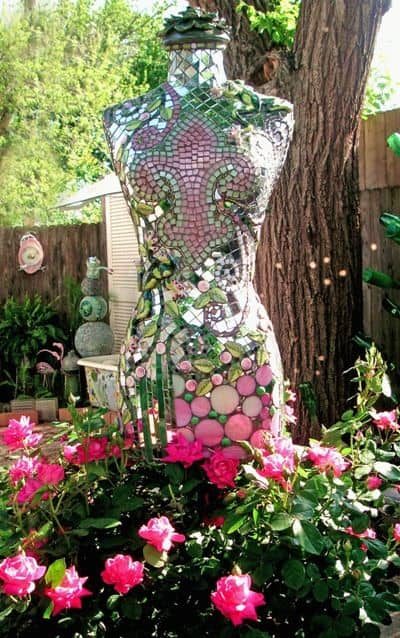 Фантастически красивая мозаика в саду