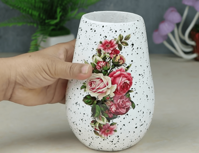 Очень красивая ваза из ничего