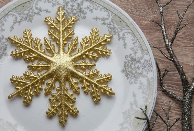 Как сделать красивую снежинку для поделок, декора или украшения ёлки