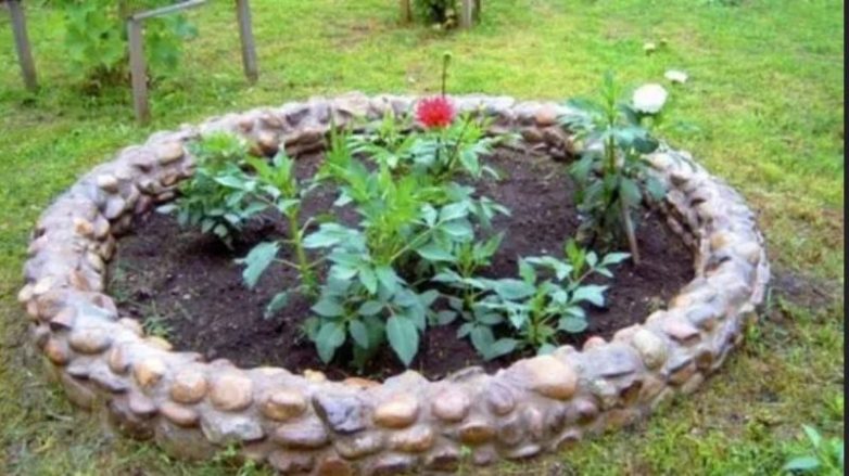 Как украсить клумбу в саду